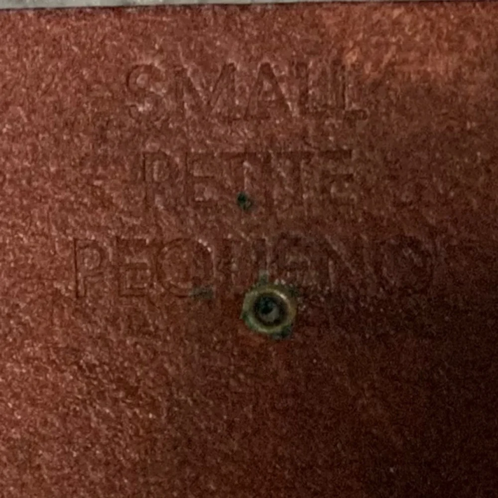 Liz Claiborne - Leather Belt With Colored Embossed Design & Decorative Rivets - Picture 4 of 10